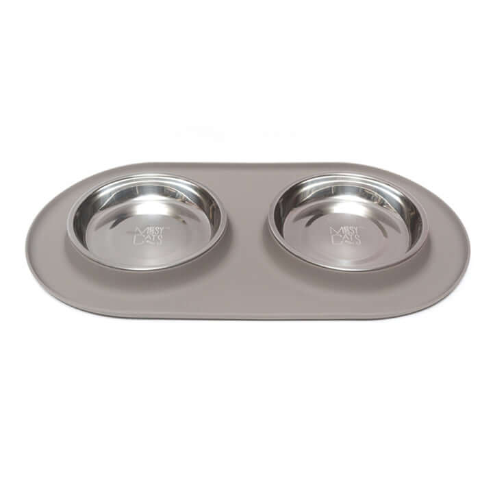 Cat food bowls and cat water bowl all in one! Non slip cat bowls to help reduce the mess. 