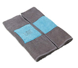 Two pockets so you can hold your dog and dry at the same time!  The dog dry mat holds 7 times its weight in water.  